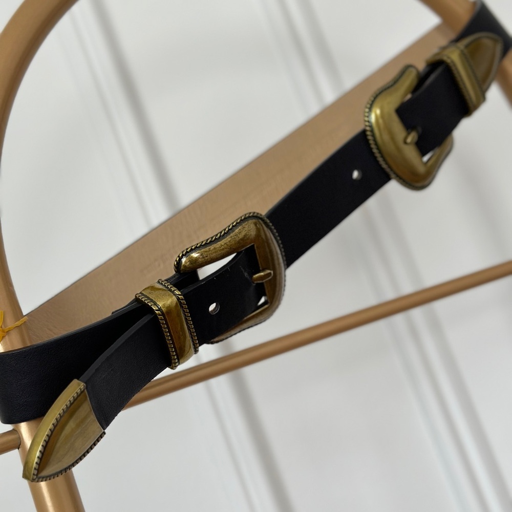 🛍️VINCE CAMUTO belt